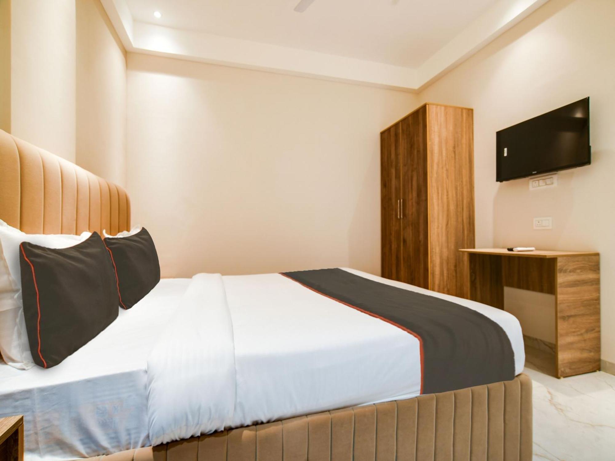 Collection O Hotel Mint Indore Eksteriør bilde