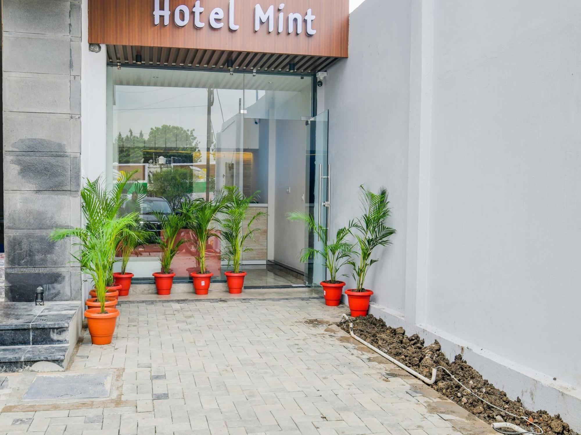 Collection O Hotel Mint Indore Eksteriør bilde