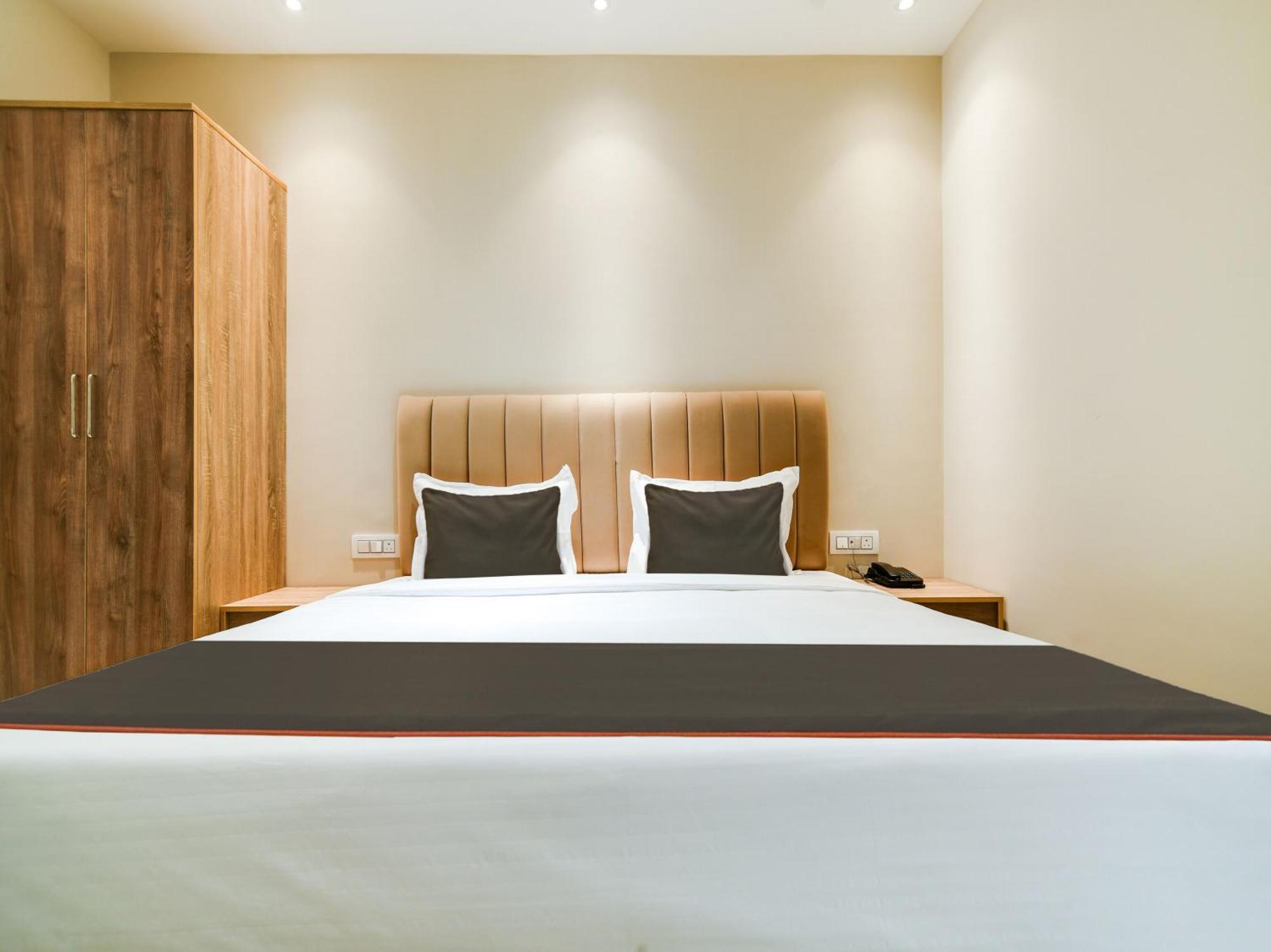 Collection O Hotel Mint Indore Eksteriør bilde